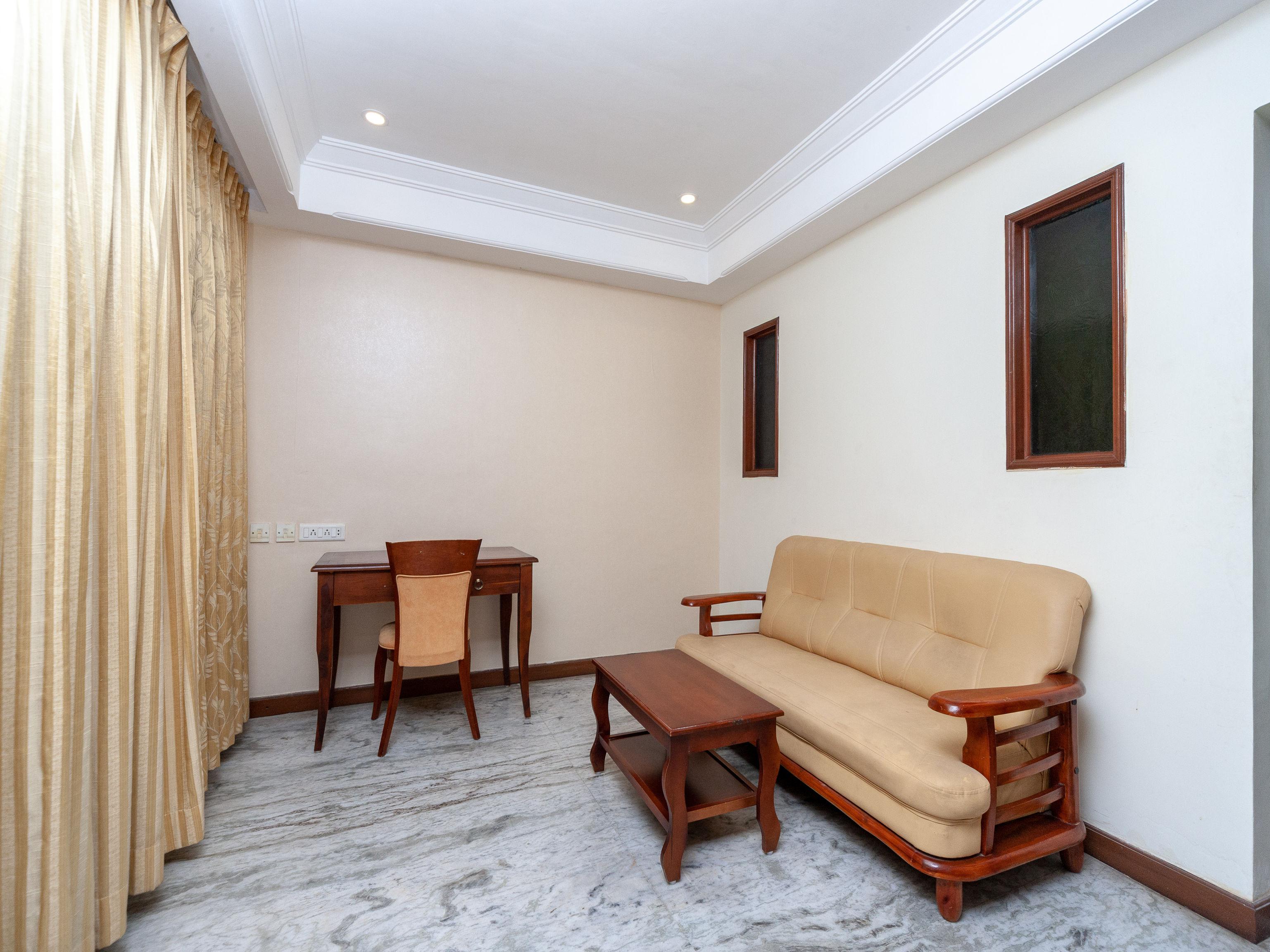 Capital O 6229 Ilara Hotels And Resorts Siruseri Exterior photo