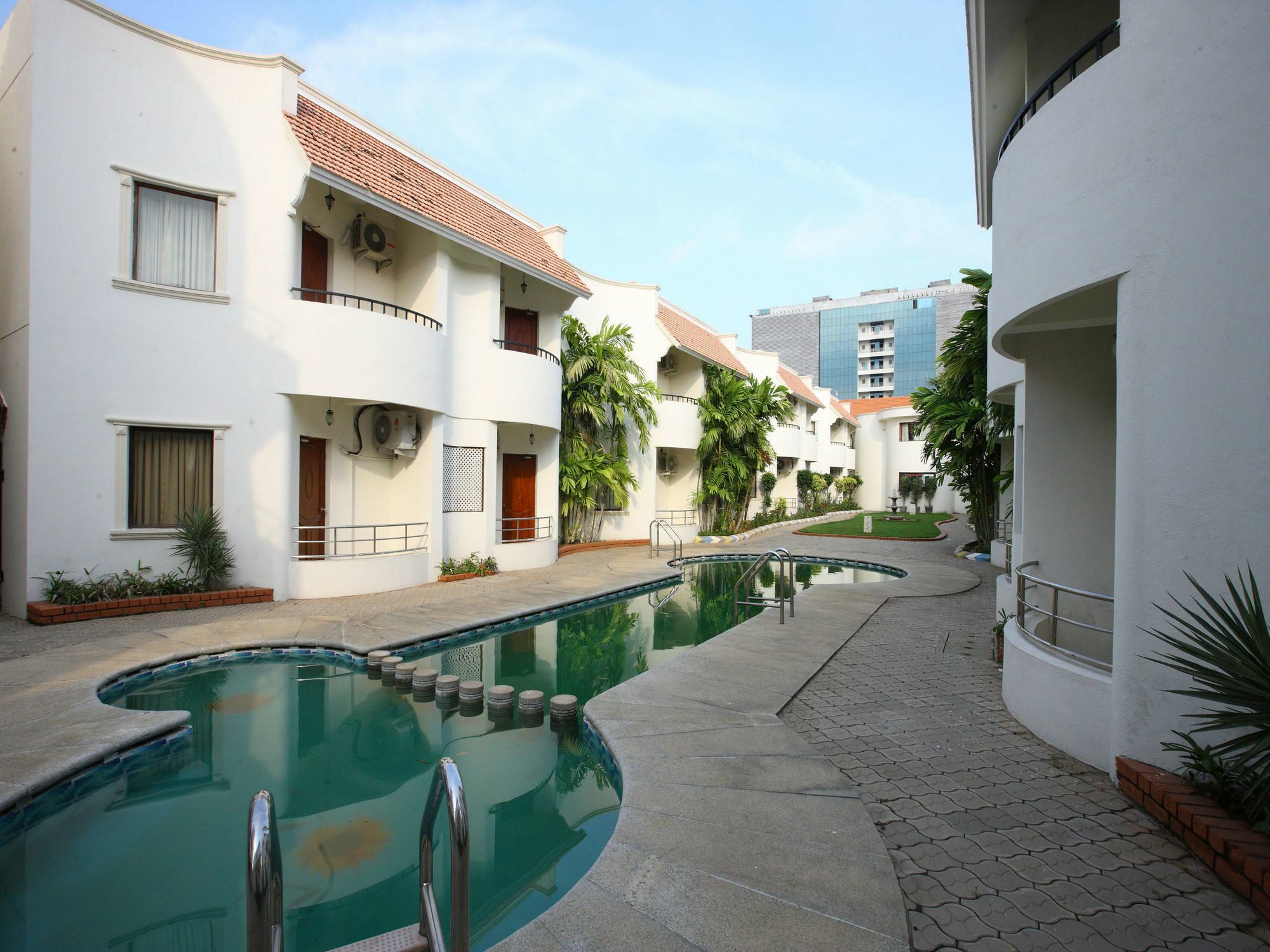 Capital O 6229 Ilara Hotels And Resorts Siruseri Exterior photo